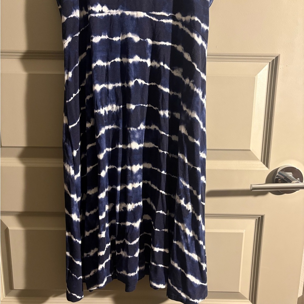 Athleta Navy and White Tie-Dye Tank Top - Picture 7 of 7